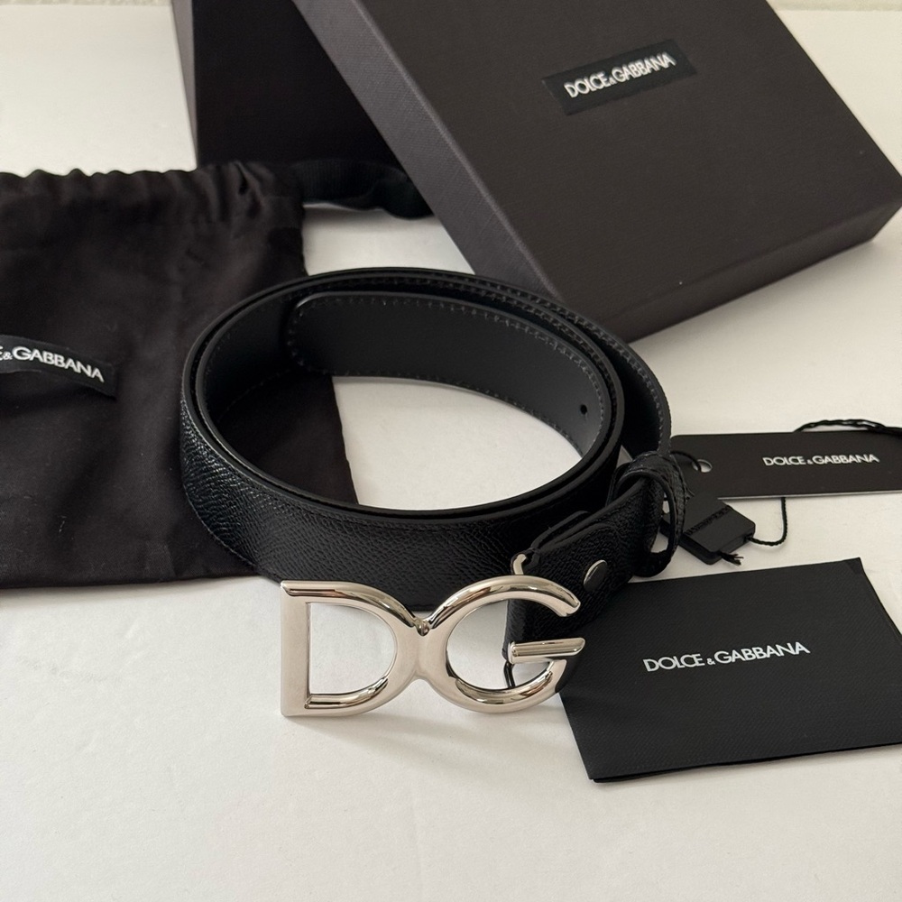 Dolce & Gabbana Black Leather Belt with Silver Buckle